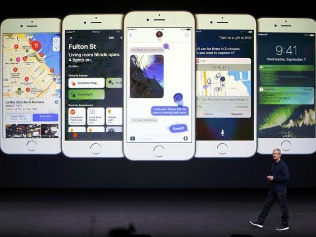 Apple Inc CEO Tim Cook discusses the iPhone during the Apple media event in San Francisco, California, U.S. September 7, 2016.(REUTERS)