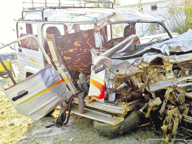 Road accident hotspots across the state will be covered by the fully equipped first response vehicles of the Dial 100 emergency response service.(Praveen Bajpai/ HT file)
