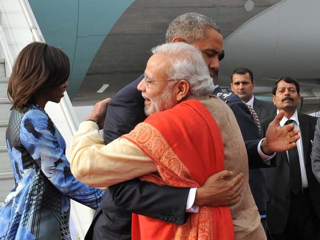 President Obama and his wife Michelle Obama are welcomed by Prime Minister Modi on their arrival in Delhi on January 25, 2015.  (PIB) 