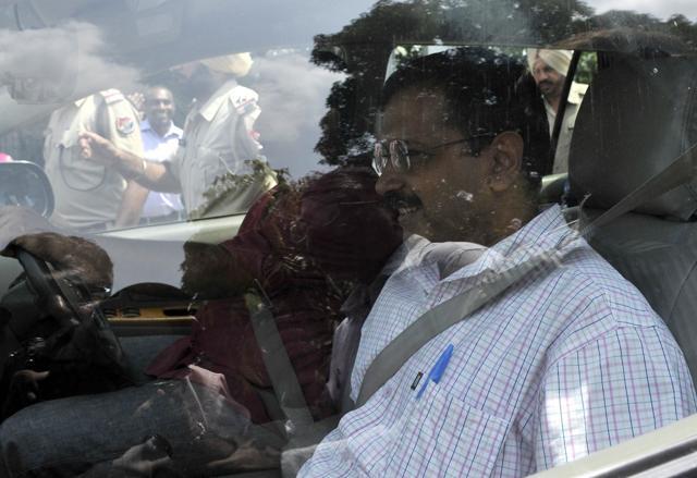 Amid protests, Kejriwal left the Ludhiana railway station from the rear . (Gurminder Singh/HT) Amid protests, Kejriwal left the Ludhiana railway station from the rear . (Gurminder Singh/HT)