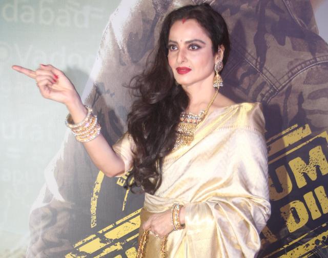 Anupam Kher Denies Calling Rekha A Vamp After Her Husband S Suicide Hindustan Times It is a competition between two teams. anupam kher denies calling rekha a