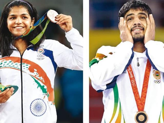 Sakshi Malik declared that she wants to settle down this year; Sushil Kumar announced his engagement after bagging a gold at the Delhi Commonwealth Games (Getty Images) Sakshi Malik declared that she wants to settle down this year; Sushil Kumar announced his engagement after bagging a gold at the Delhi Commonwealth Games (Getty Images)