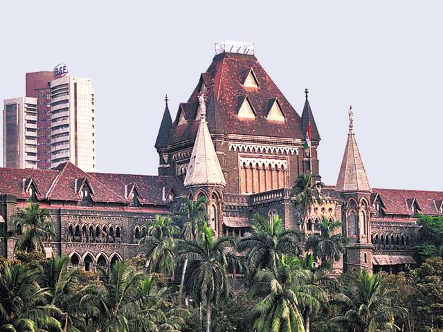 Acting on the consent terms, the husband paid Rs10 lakh to the wife who in turn withdrew the case. (HT File Photo) Acting on the consent terms, the husband paid Rs10 lakh to the wife who in turn withdrew the case. (HT File Photo)