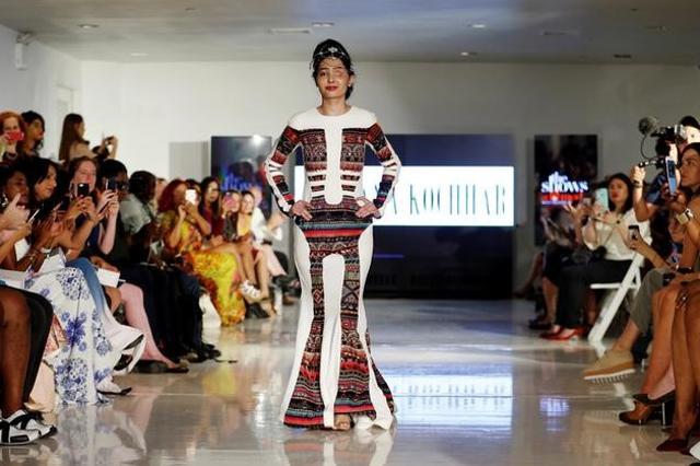 Reshma presents a creation by Indian designer Archana Kochhar on the first official day of the New York Fashion Week in the Manhattan borough of New York, US, on September 8, 2016. (Reuters) Reshma presents a creation by Indian designer Archana Kochhar on the first official day of the New York Fashion Week in the Manhattan borough of New York, US, on September 8, 2016. (Reuters)