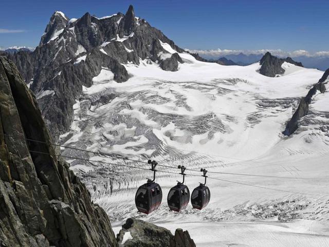 French officials say that 110 people are stuck on a series of cable cars over the Mont Blanc massif in the Alps. (AFP File Photo) French officials say that 110 people are stuck on a series of cable cars over the Mont Blanc massif in the Alps. (AFP File Photo)
