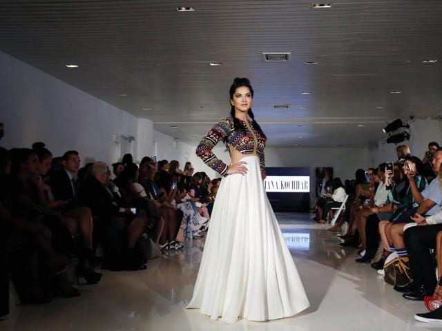 Archana Kochhar's Spring/Summer 2017 collection during New York Fashion Week, called “A Tale of Two Cities,” was inspired by the breathtaking Taj Mahal and the rich, buoyant colours of magnificent India. (REUTERS) 