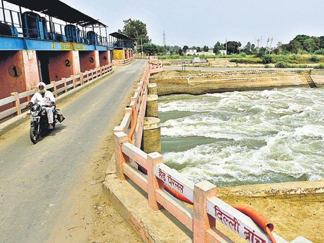 The starting point of the Munak canal in Haryana. Many bodies are recovered from the canal’s waters -- Delhi Police say they recovered 81 bodies last year and 49 already till this August. These bodies are from suicides, murders or cases of drowning. (Virendra Singh Gosain/HT File Photo) The starting point of the Munak canal in Haryana. Many bodies are recovered from the canal’s waters -- Delhi Police say they recovered 81 bodies last year and 49 already till this August. These bodies are from suicides, murders or cases of drowning. (Virendra Singh Gosain/HT File Photo)