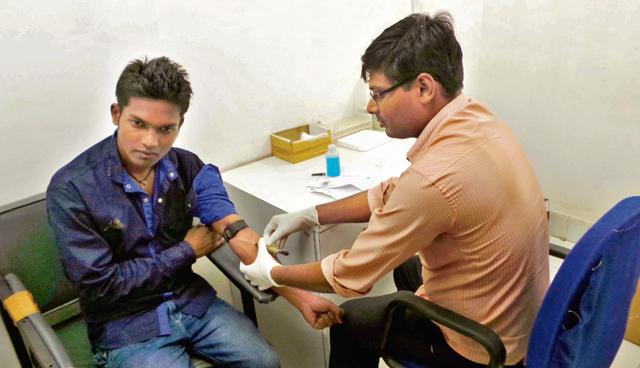 MGMC and Chaibasa hospital are the only two government centres with testing facilities for dengue and JE in Kolhan.(Krishna / HT Photo) MGMC and Chaibasa hospital are the only two government centres with testing facilities for dengue and JE in Kolhan.(Krishna / HT Photo)