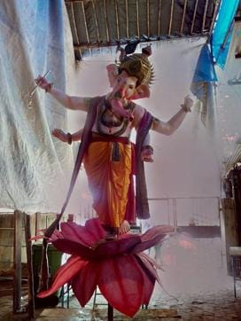The idols dissolve in flowing water within one-and-a-half-hour. (HT Photo) The idols dissolve in flowing water within one-and-a-half-hour. (HT Photo)