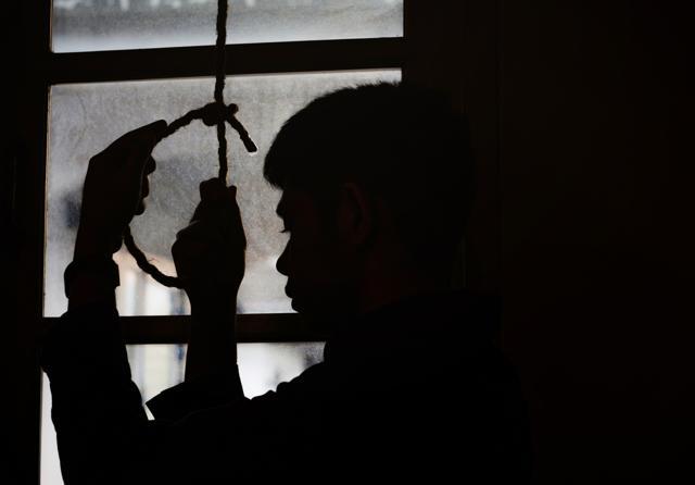 People aged between 15-30 years are most vulnerable to killing themselves, claim experts. (Shutterstock) People aged between 15-30 years are most vulnerable to killing themselves, claim experts. (Shutterstock)