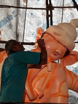 Digambar Mayekar, Sunil, 38, and Rajesh, 40, have been making eco-friendly idols since 2008 (HT Photo) Digambar Mayekar, Sunil, 38, and Rajesh, 40, have been making eco-friendly idols since 2008 (HT Photo)