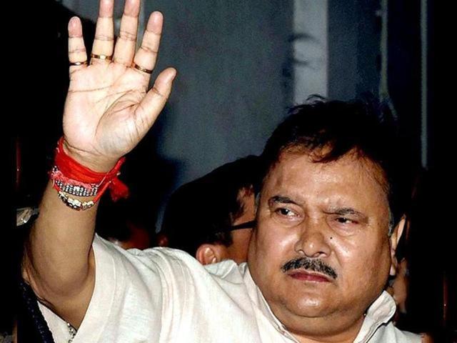 File photo of Madan Mitra being taken for pathological tests to SSKM hospital on February 7, 2015.(Prateek Chowdhury)