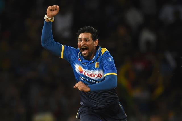 Sri Lanka's cricketer Tillakaratne Dilshan celebrates after the dismissal of Australia's Usman Khawaja. (AFP Photo) Sri Lanka's cricketer Tillakaratne Dilshan celebrates after the dismissal of Australia's Usman Khawaja. (AFP Photo)