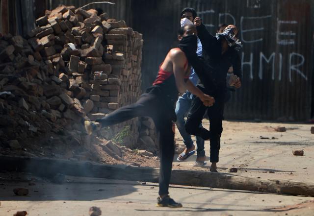 Kashmiri protestors clash with security forces during a protest against civilian killings in Kashmir on September 9, 2016. More than 70 civilians have been killed in clashes. (AFP File Photo) Kashmiri protestors clash with security forces during a protest against civilian killings in Kashmir on September 9, 2016. More than 70 civilians have been killed in clashes. (AFP File Photo)