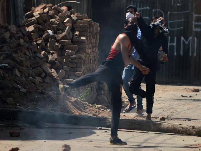 Protesters clash with security forces during a protest in Srinagar. As many as 77 people have been killed in clashes between protesters and security forces, and thousands more injured in the worst violence to hit the Kashmir since 2010.(AFP) Protesters clash with security forces during a protest in Srinagar. As many as 77 people have been killed in clashes between protesters and security forces, and thousands more injured in the worst violence to hit the Kashmir since 2010.(AFP)