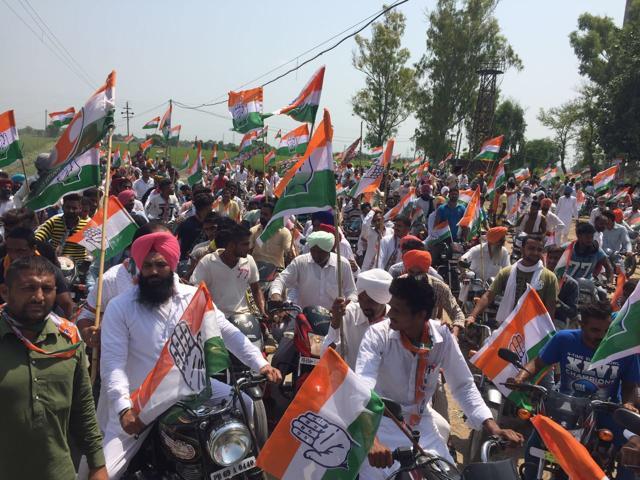 Congress holds bike rally on Sunday. (HT Photo) Congress holds bike rally on Sunday. (HT Photo)