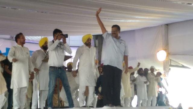 Arvind Kejriwal reaches the venue. (Parampreet Singh Narula/HT Photo) Arvind Kejriwal reaches the venue. (Parampreet Singh Narula/HT Photo)