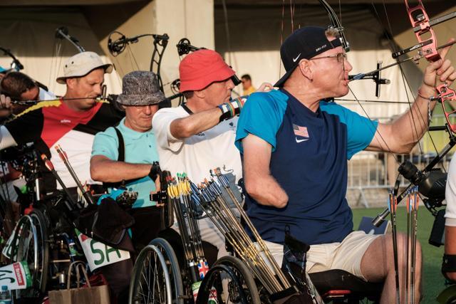 USA's Jeff Fabry (R) competes during the Rio Paralympics. (AFP)