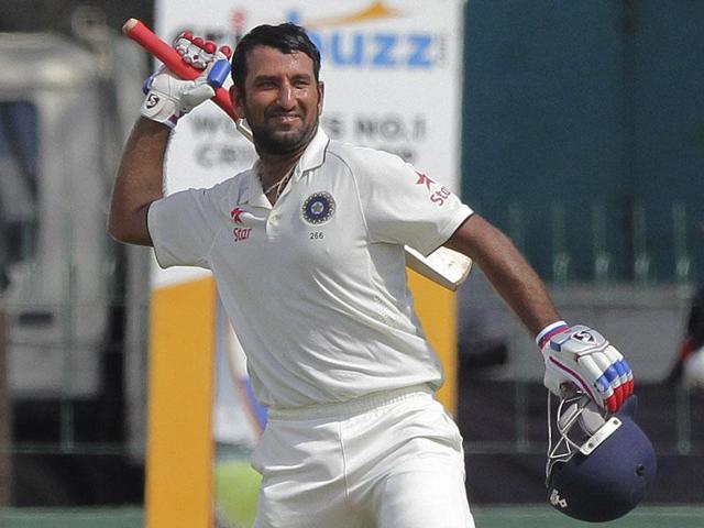 India Blue’s Cheteshwar Pujara (left) struck his second big knock of the Duleep Trophy tournament, amassing 256 not out on the second day of the final against India Red on Sunday. He hit 166 in the previous game.(Virendra Singh Gosain/HT PHOTO) India Blue’s Cheteshwar Pujara (left) struck his second big knock of the Duleep Trophy tournament, amassing 256 not out on the second day of the final against India Red on Sunday. He hit 166 in the previous game.(Virendra Singh Gosain/HT PHOTO)