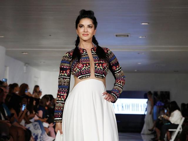Sunny Leone presents a creation by Archana Kochhar's Spring/Summer 2017 collection during New York Fashion Week in New York, September 8, 2016. (REUTERS) Sunny Leone presents a creation by Archana Kochhar's Spring/Summer 2017 collection during New York Fashion Week in New York, September 8, 2016. (REUTERS)