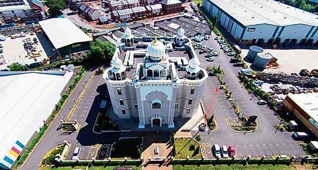 A group of protestors entered Gurdwara Sahib Leamington Spa and Warwick, about 150 km northwest of London on Sunday. (Gurdwara Leamington and Warwick website) A group of protestors entered Gurdwara Sahib Leamington Spa and Warwick, about 150 km northwest of London on Sunday. (Gurdwara Leamington and Warwick website)