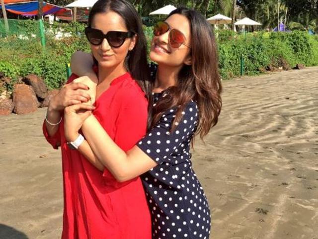 Parineeti Chopra and Sania Mirza shot for a TV chat show. (Twitter) 