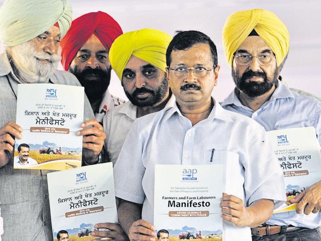 At a rally in Moga’s Bagapurana grain market on Sunday, Kejriwal and other AAP leaders released the party’s manifesto for Punjab’s farmers. (Ravi Kumar/HT Photo) At a rally in Moga’s Bagapurana grain market on Sunday, Kejriwal and other AAP leaders released the party’s manifesto for Punjab’s farmers. (Ravi Kumar/HT Photo)