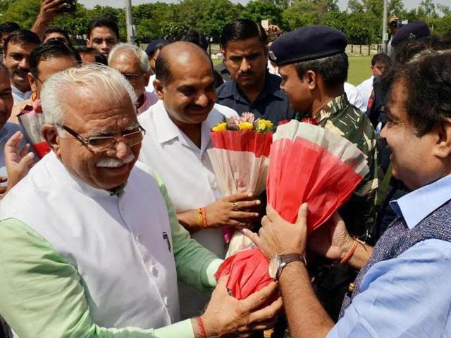 Chief minister ML Khattar made the announcements at a ceremony held for laying the foundation stone for constructing underpasses at three important junctions on NH-8.(Rahul Grover/HT Photo) Chief minister ML Khattar made the announcements at a ceremony held for laying the foundation stone for constructing underpasses at three important junctions on NH-8.(Rahul Grover/HT Photo)