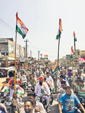 Congress workers taking out a bike rally at Baghapurana on Sunday. (HT photo)