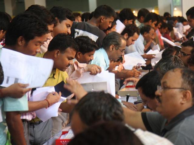 Income Tax office at sector 17, Chandigarh. The date for filing of IT returns for those whose accounts are required to be audited under the Income Tax Act has been extended to October 17, 2016. (Karun Sharma / HT Photo)