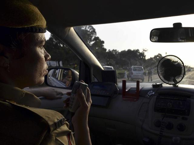 On an average they respond to more than 10,000 calls in a dayin New Delhi, September 12, 2016. (Arun Sharma/HT Photo)
