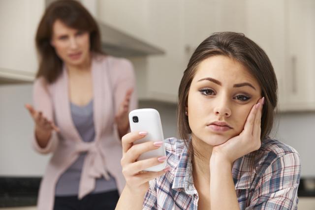 Children who defined themselves as heavy social media users were more dissatisfied with relationships. (Shutterstock) Children who defined themselves as heavy social media users were more dissatisfied with relationships. (Shutterstock)