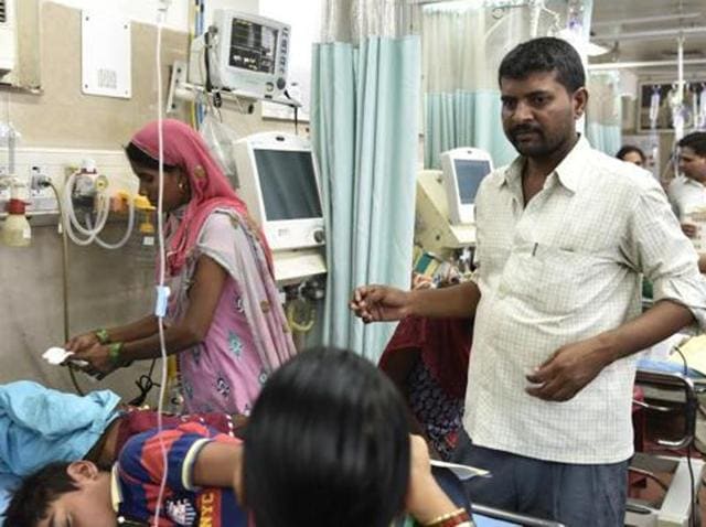 Dengue and chikungunya patients at paediatric ward in AIIMS hospital in Delhi(Saumya Khandelwal/HT Photo)