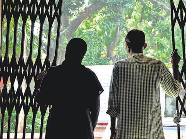 The Bareilly rape victim with her father. The girl’s family says the panel’s decision has left them in a lurch.(Sachin Saini/HT Photo)