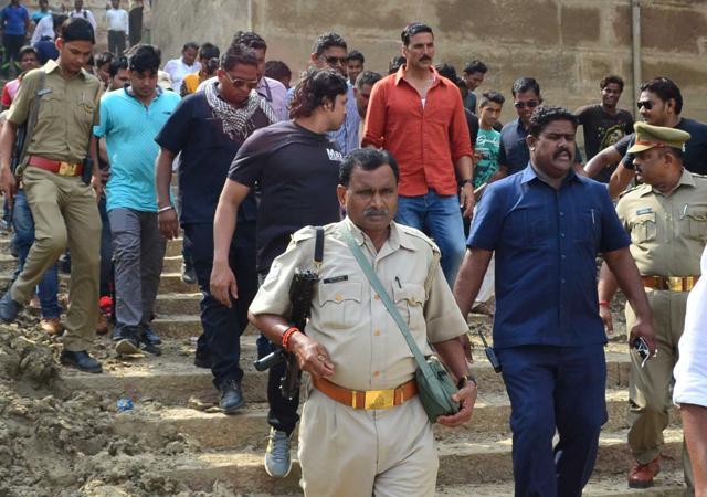 Akshay wore a saffron shirt for the shoot. (Adarsh Gupta/HT Photo)