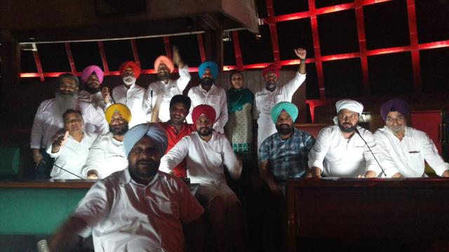 Congress MLAs during the sit-in inside Punjab assembly premises. (Chitleen K Sethi/HT Photo)