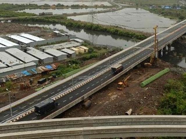 Finance minister Arun Jaitley recently said that India needs at least $1 trillion investment in infrastructure to expand the economy.(AFP) Finance minister Arun Jaitley recently said that India needs at least $1 trillion investment in infrastructure to expand the economy.(AFP)
