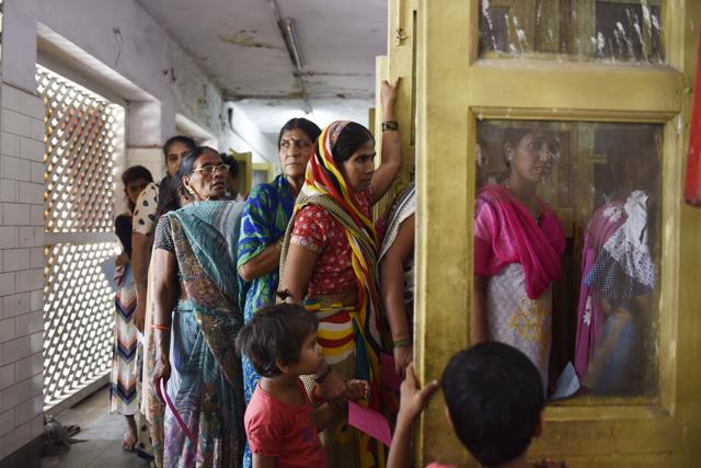 Mosquito-borne diseases chikungunya and dengue have affected about 40,000 people in the country.(Saumya Khandelwal/HT Photo)