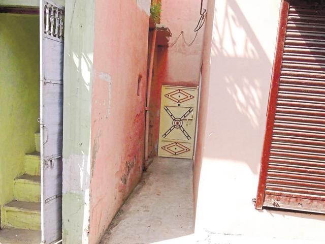 The house of Neeraj and Raju Pal on the Vankhandeshwar Road in Bhind.(HT photo)