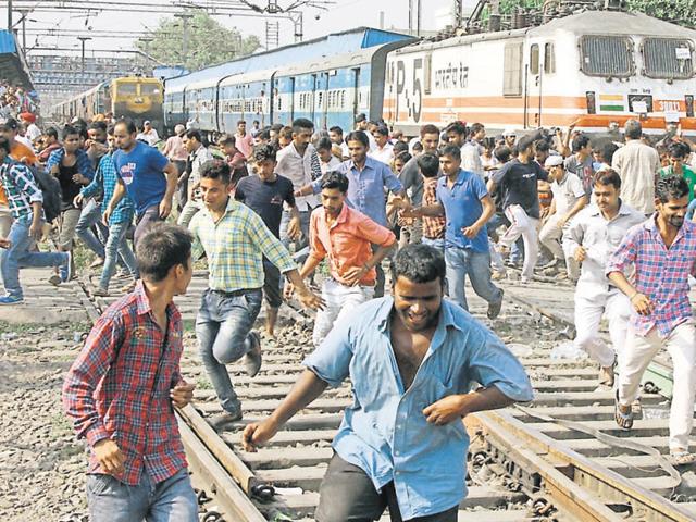 Protesters and passengers clashing at the Ludhiana railway station. (JS Grewal/HT Photo) Protesters and passengers clashing at the Ludhiana railway station. (JS Grewal/HT Photo)