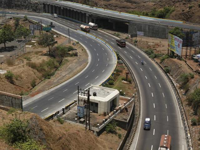 Govt proposes Rs 3 lakh-crore corridor to build 35,000km highway ...