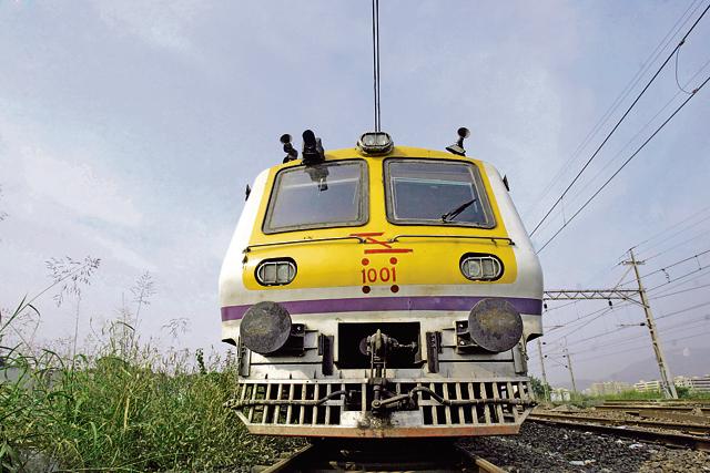 The Rs 10,085 crore Mumbai Urban Transport Project now awaits clearance by cabinet committee of economic affairs (CCEA) that is likely in October.(HT File Photo)