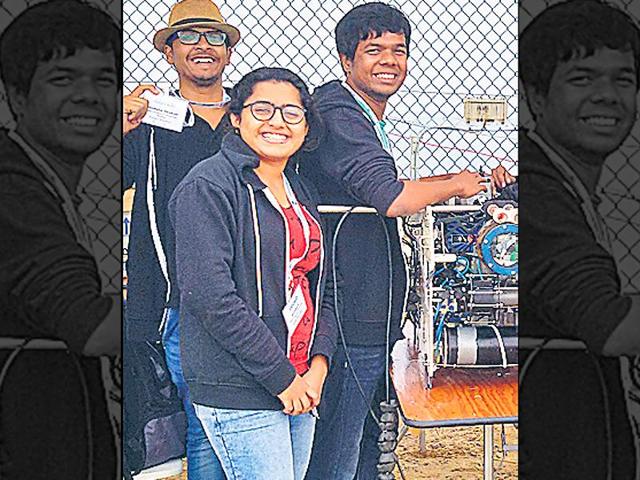 Anshuman (extreme right), now a final year BTech student of IIT-Mumbai, has bagged second position in the ‘Robo Sub’, organised recently at Santiago city of the United States.(Handout image) Anshuman (extreme right), now a final year BTech student of IIT-Mumbai, has bagged second position in the ‘Robo Sub’, organised recently at Santiago city of the United States.(Handout image)