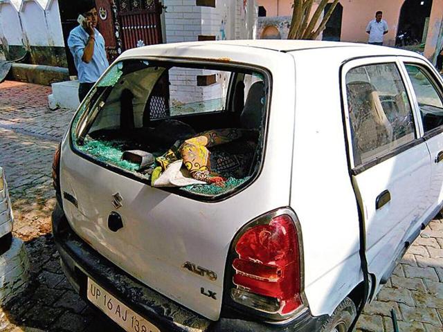 The groups involved are neighbours and relatives. After the attack police from four stations were deployed in the area. (HT Photo) The groups involved are neighbours and relatives. After the attack police from four stations were deployed in the area. (HT Photo)