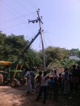 The electricity pole re-erected in Bidhiya village. (HT Photo) The electricity pole re-erected in Bidhiya village. (HT Photo)