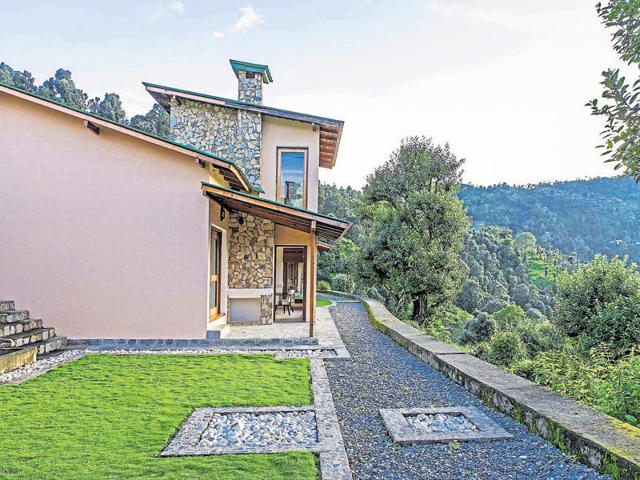 The Brooks Arthaus project in Bhimtal has 11 villas spread across 3 acres in Bhimtal, Uttarakhand, that have been constructed using local material, reducing carbon footprint.(HT Photo)