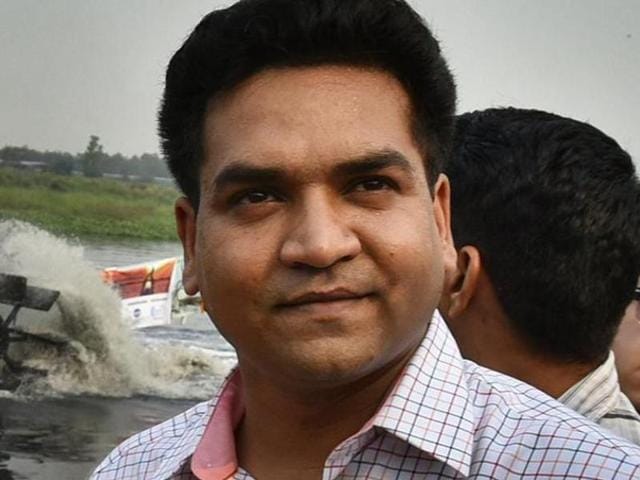 A day after blaming L-G Najeeb Jung and civic bodies for spread of chikungunya, Delhi water minister Kapil Mishra urged them to join his ‘One Delhi’ campaign and fight the disease together.(Ajay Aggarwal/ HT Photo) A day after blaming L-G Najeeb Jung and civic bodies for spread of chikungunya, Delhi water minister Kapil Mishra urged them to join his ‘One Delhi’ campaign and fight the disease together.(Ajay Aggarwal/ HT Photo)