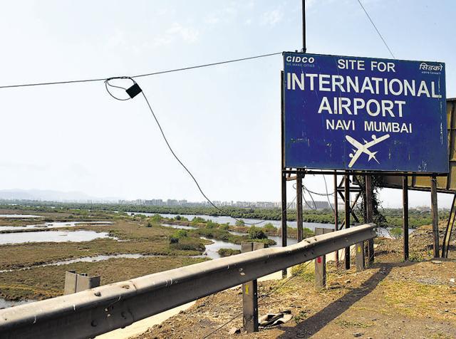 The construction of the Navi Mumbai International Airport is unlikely to begin before the middle of next year and the first phase is unlikely to be operational by the end of 2019. (HT Photo)