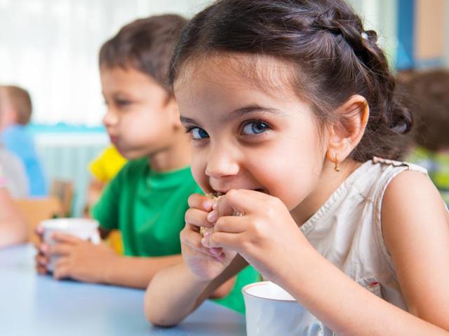 Children who eat healthy do better in tests measuring reading skills than their peers with a poorer diet quality. (Shutterstock) Children who eat healthy do better in tests measuring reading skills than their peers with a poorer diet quality. (Shutterstock)