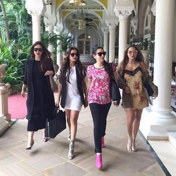 Maxi dresses, anarkalis and empire-cut gowns are a pregnancy-must. (Instagram/Kareena Kapoor Khan )